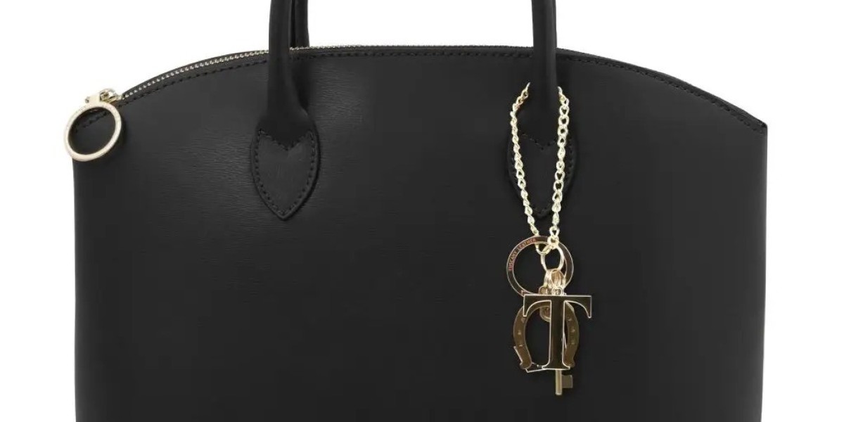 The Timeless Elegance of Leather Women's Handbags: A Wardrobe Essential