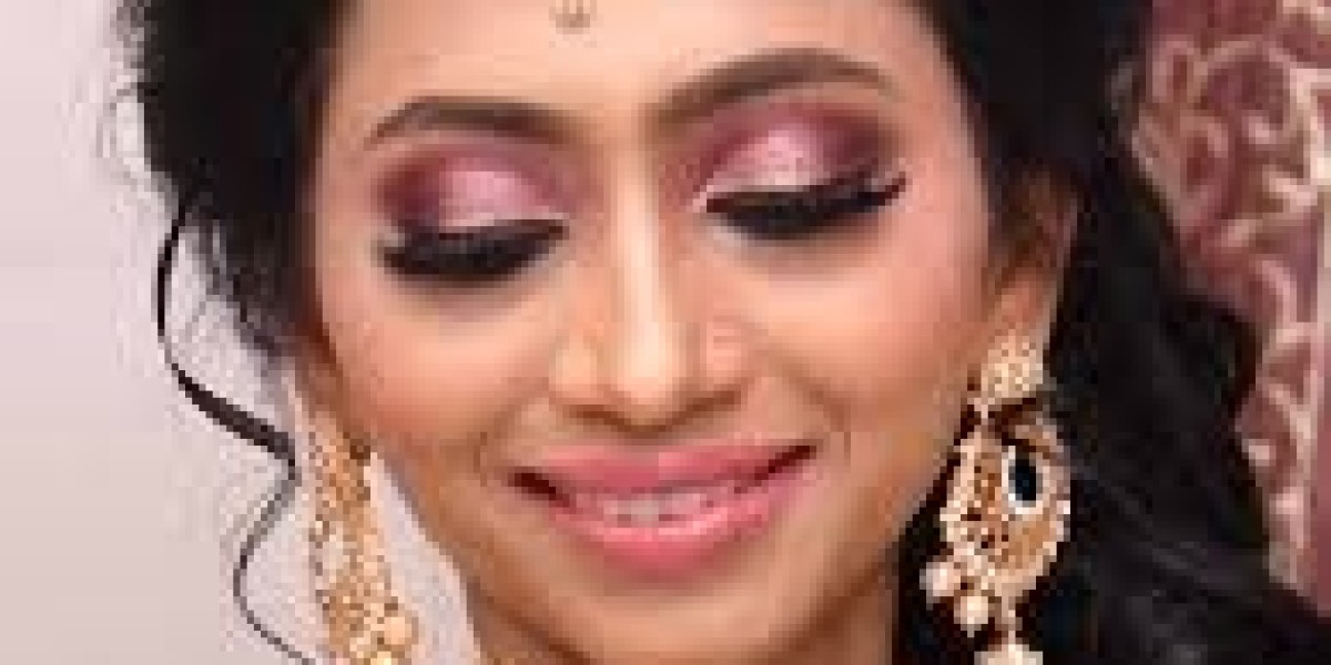 Master the Art of Bridal Makeup: Enroll in Mumbai's Premier Classes
