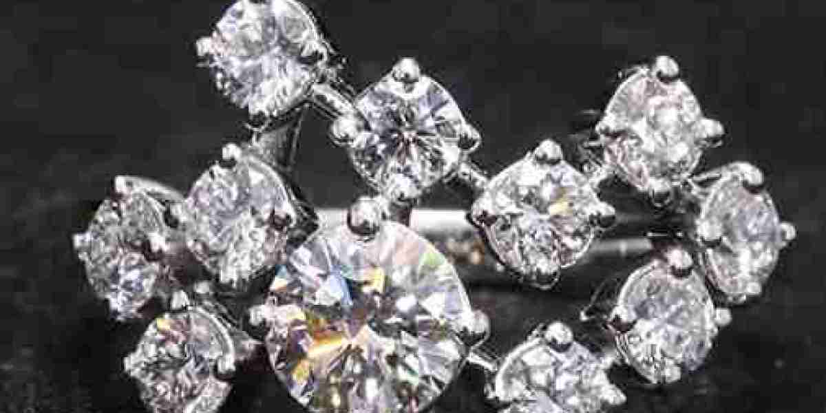 Platinum and Gold jewelry of moissanite rings: What is the biggest difference?