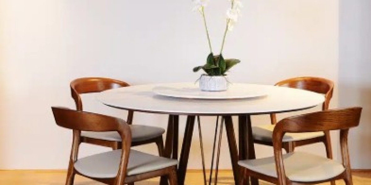 The benefits of choosing an oak dining table in Australia