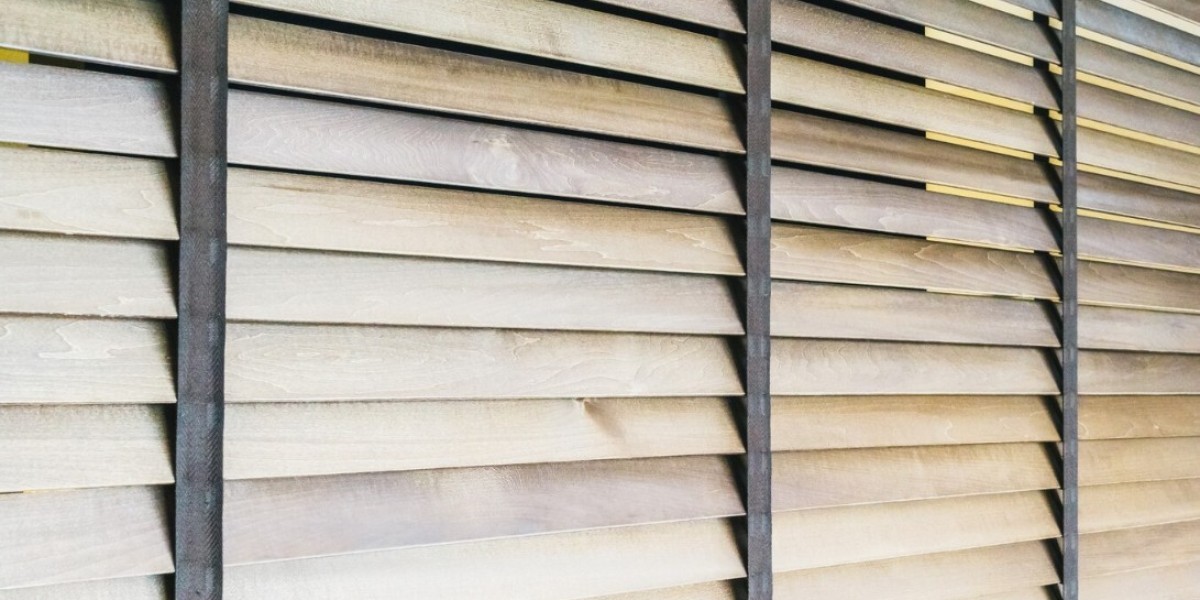 Roller Blinds: A Modern Solution for Stylish and Practical Window Coverings