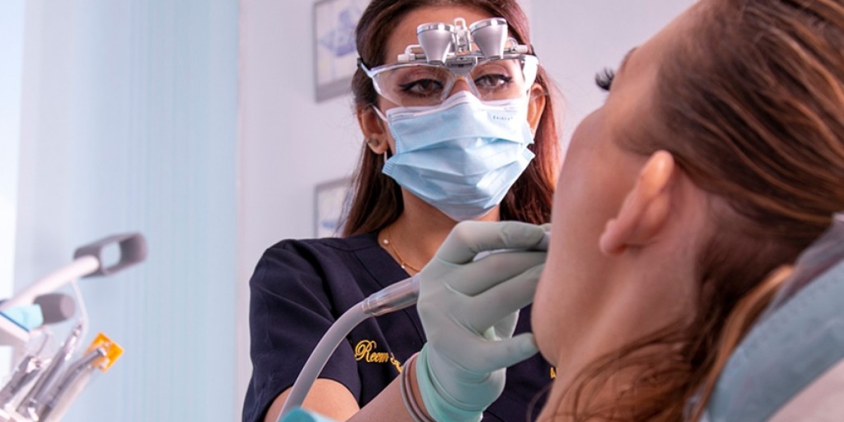 Listing the Perks of Consulting the Top Veneers Dentist in Bahrain