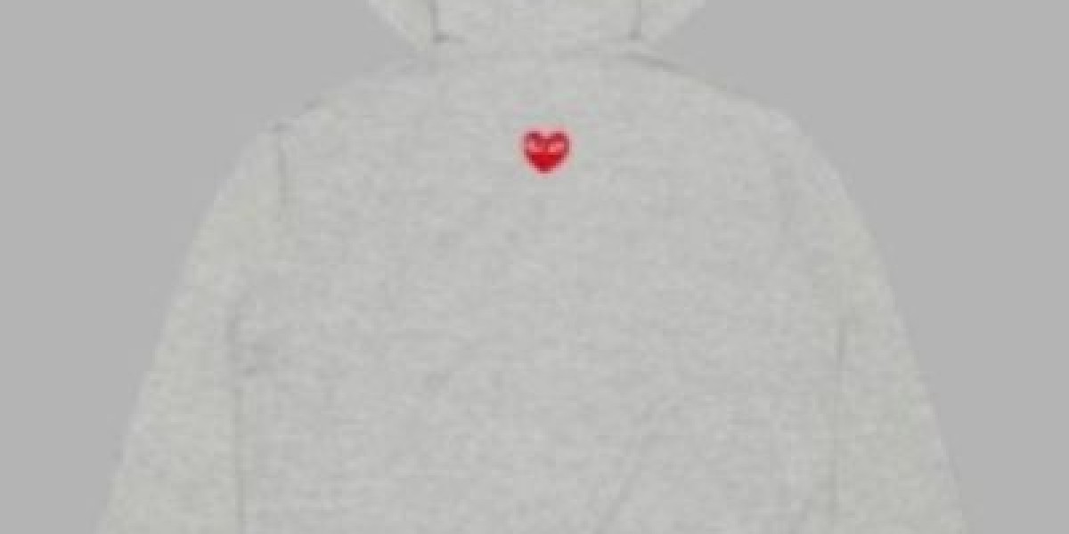 Comme des Garçons Hoodie: Runway Influence and Media Coverage