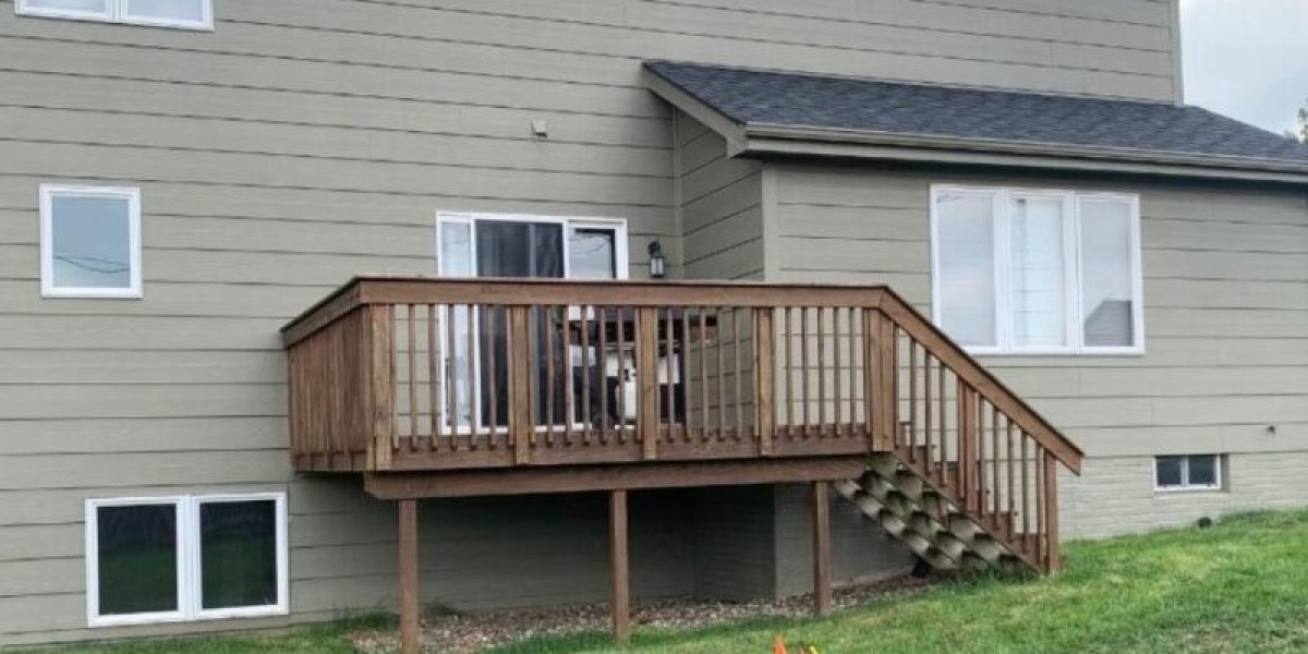 Custom Deck Design in Clive, Iowa – Expert Deck Builders for Your Home