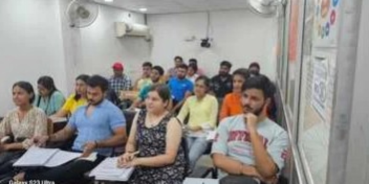 Best CLAT Coaching in Delhi by BST Competitive Classes for Top Law Entrance Exam Preparation