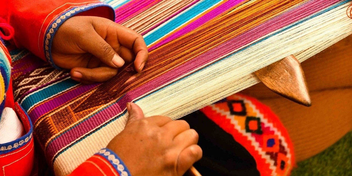 Handmade Textiles for Stylish Living: Art, Comfort, and Craftsmanship