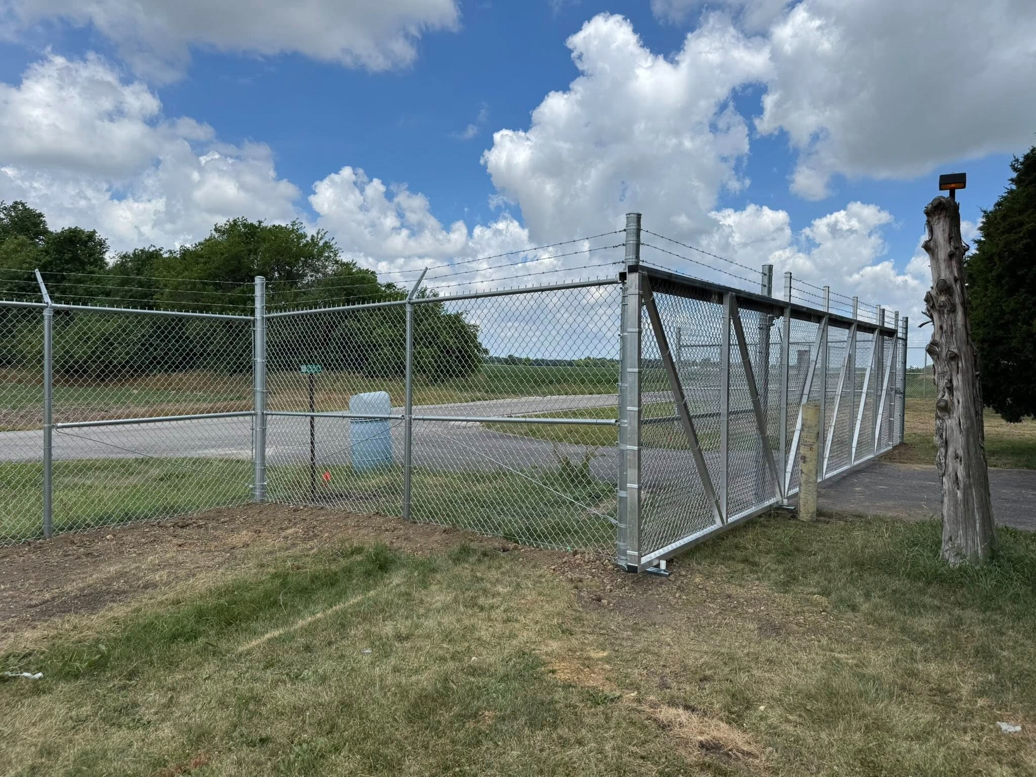 Custom Metal Fences & Iron Fence Installation Ontario
