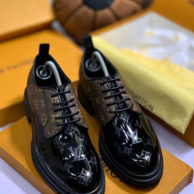 Shoes and Canvas Profile Picture